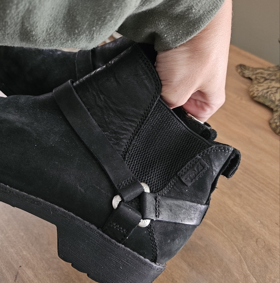 Teva De La Vina Dos Chelsea Boots - Picture 6 of 12